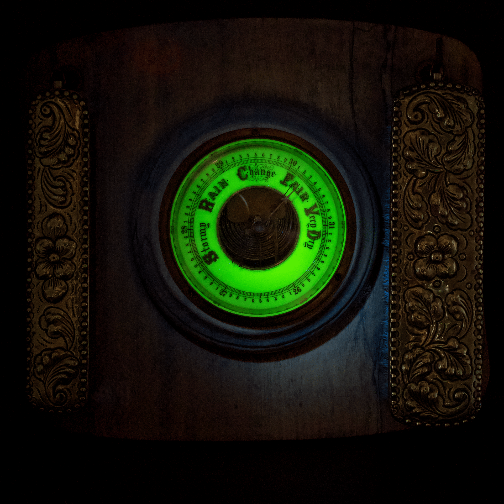 Hallway barometer
