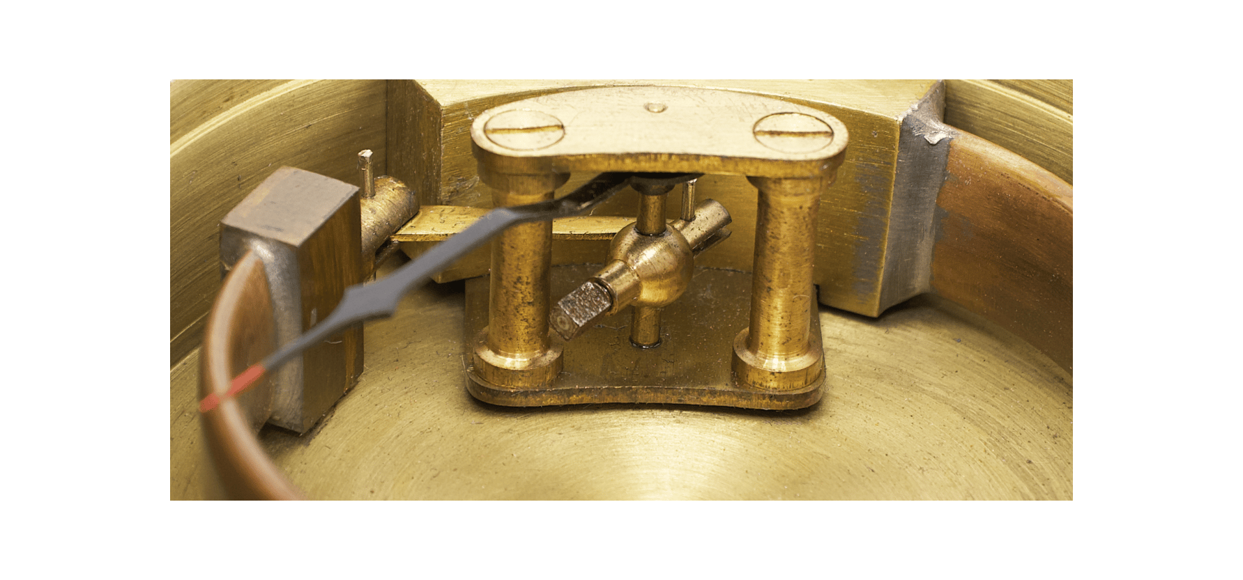 Bourdon pressure gauge