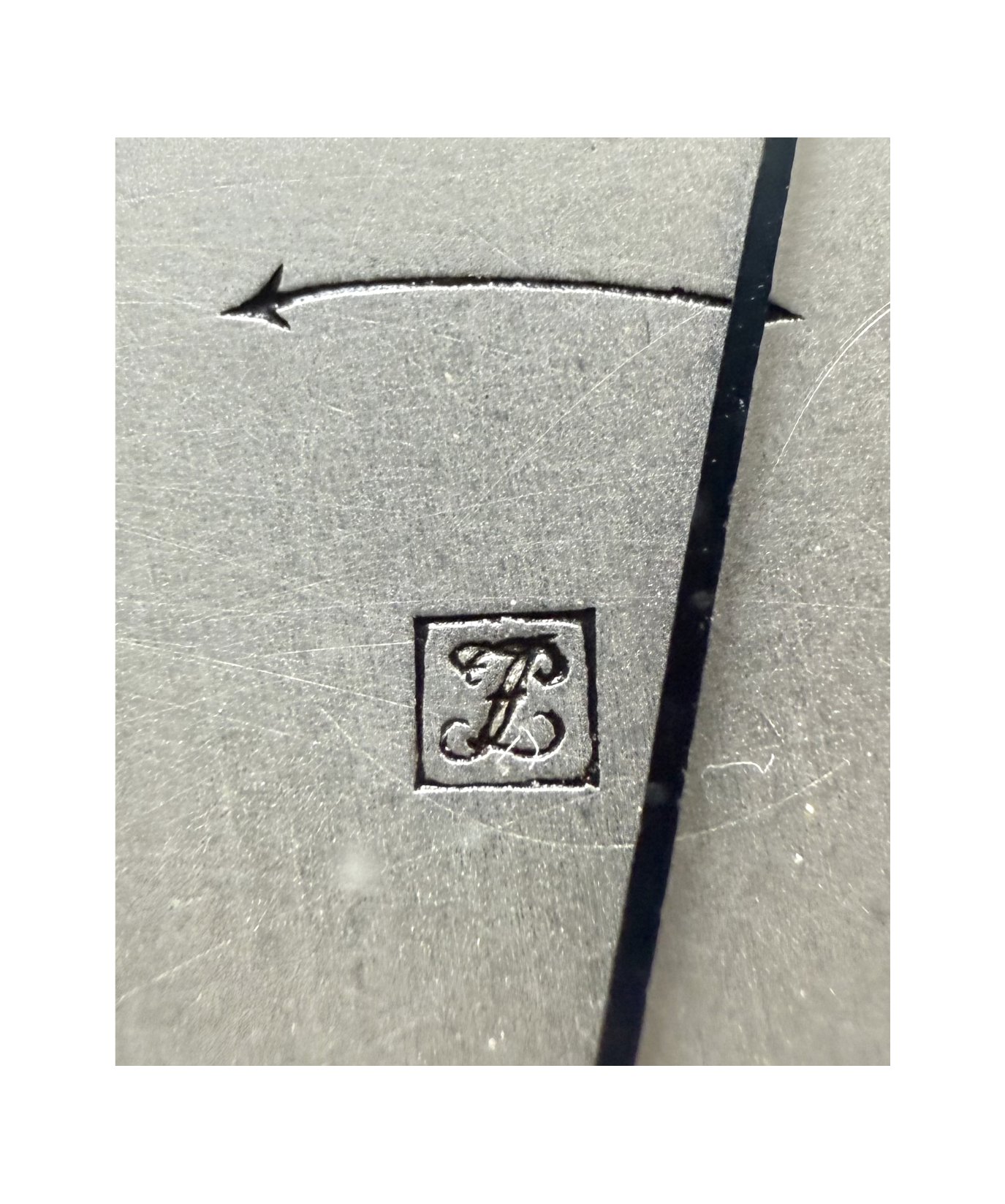 Tourist set featuring an orographic barometer