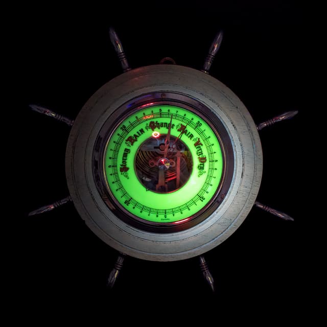 Pilot Wheel Barometer thumbnail 10