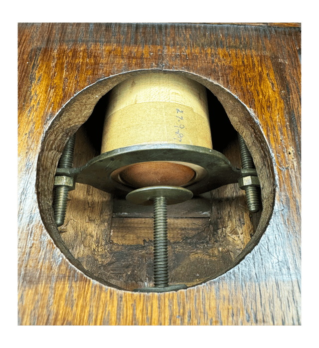 Pediment barometer thumbnail 5