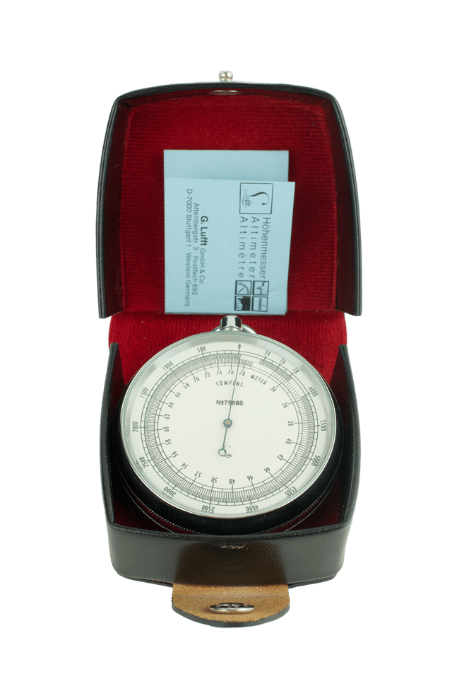 Chrome-plated altimetric barometer